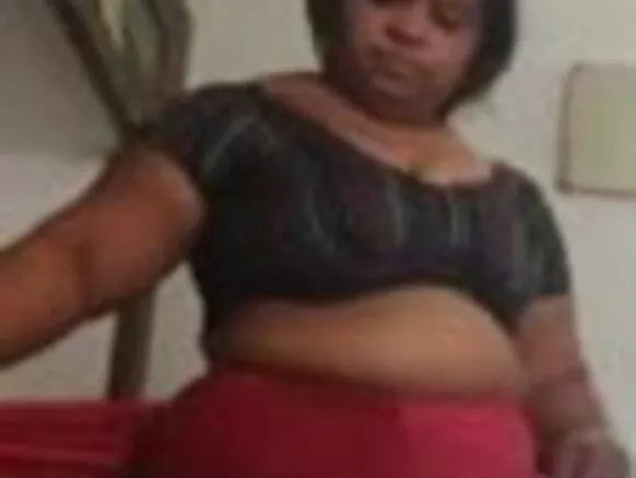 Hot Hindii Aunty 1334 Haadha manaa.