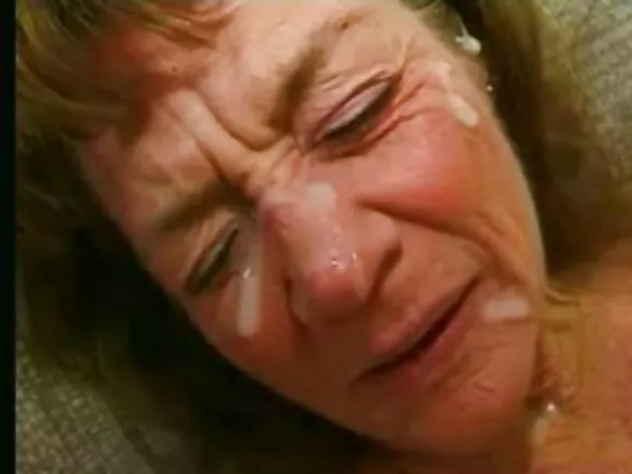 Wrinkled granny hot ladies xxx jaalala cum irraa 4 cocks fi baay'ee.