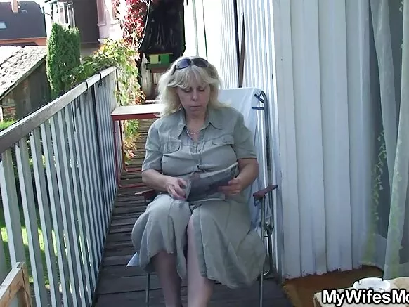 Damn old mother in law bareedduu dullooman daandii irratti fucks.