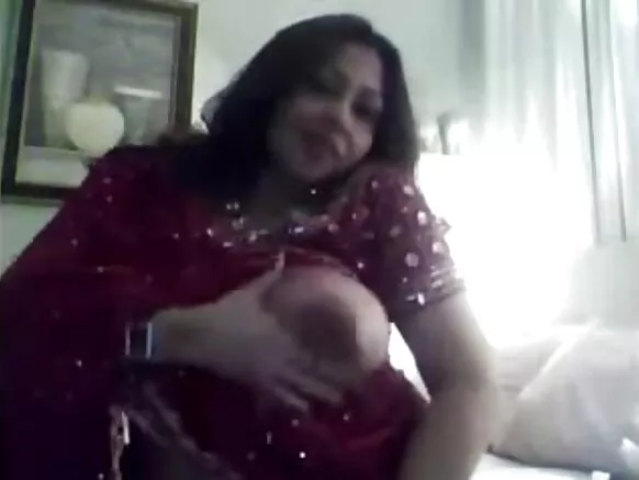 Intalti Hindii ho'aan adaadaa ishee gurguddoo Kolombiyaa harma fi qunxurroo wal qunnamtii saalaa raawwachuu agarsiisti.