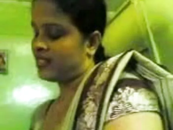 Haadha manaa voyeur manaa dubartoota bilchaataa dargaggoota waliin.