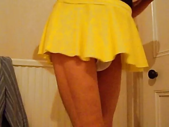 Allaattii bilchaataa busty upskirt.