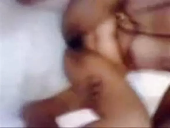 Walqunnamtii saalaa manaa hiriyoonni gaa'elaa dubartoota dullooman Hindii bilchaataa ta'an waliin wal qunnamtii saalaa raawwachuu. Akkoo qaanfattuu bareedduu.