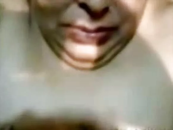 Aunty Hindii viidiyoo blowjob fi fuula erotic dubartoota bilchaataa kenniti.