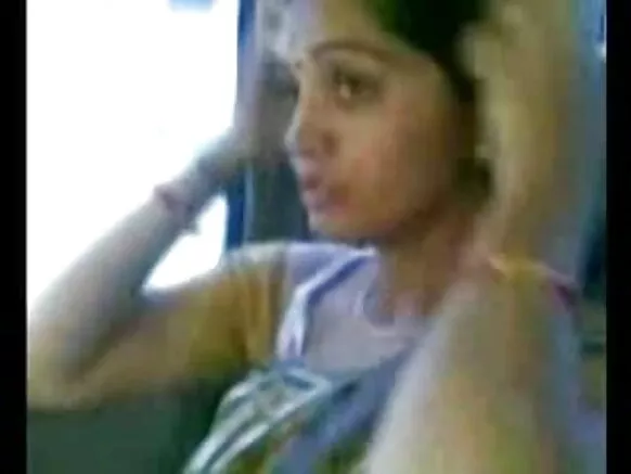 Dubartoonni dullooman gurraacha bilchaatan smart indian konkolaataa keessatti aunty fuck, boobs agarsiisu.