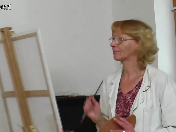 Artistiin adaadaa dulloomaan moodeela ishee dargaggeessa ta'een wal qunnamtii saalaa raawwatte.