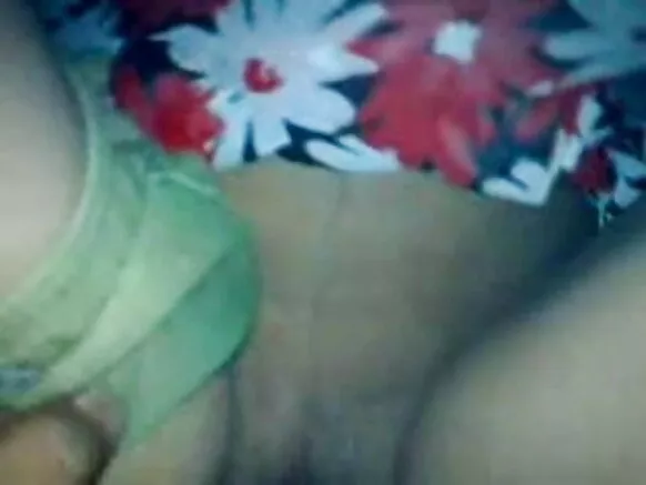 Hot desi maid viidiyoo dulloomtoonni boolla lamaan wal qunnamtii saalaa raawwachuu fi boo'ichaan cimanii wal qunnamtii saalaa raawwachuu ilaalti.