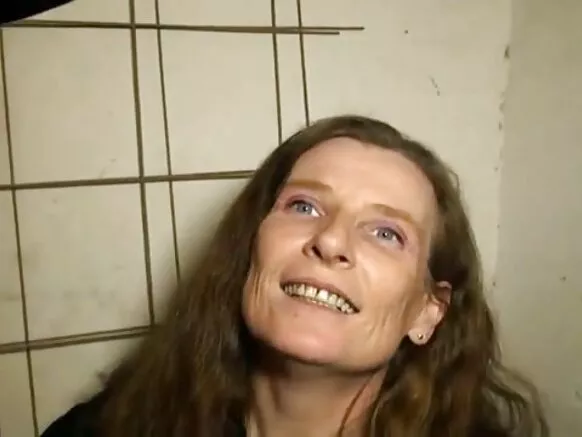 Elisa xxx bilchaataa viidiyoo manaa hojjettoota Faransaay irraa fucked.