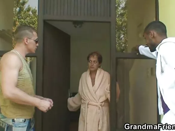 Adaadaan abdii kutannaa keessa jirtu, giiftii kophaa xxx gurbaa lama waliin kophaa ishee wal qunnamtii saalaa raawwatti.
