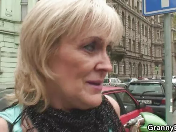 Granny prostitute fucked busty sixty hard waliin saala dargaggeessaa warra guddaa fi xiqqaa wajjin.
