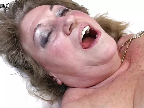 Hot xxx granny videos Adaadaan Meeksikoo intala xiqqoo wal qunnamtii saalaa raawwatte.